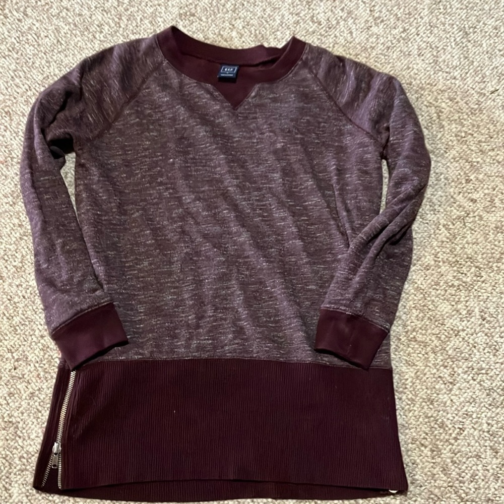 Women’s  Gap sweatshirt